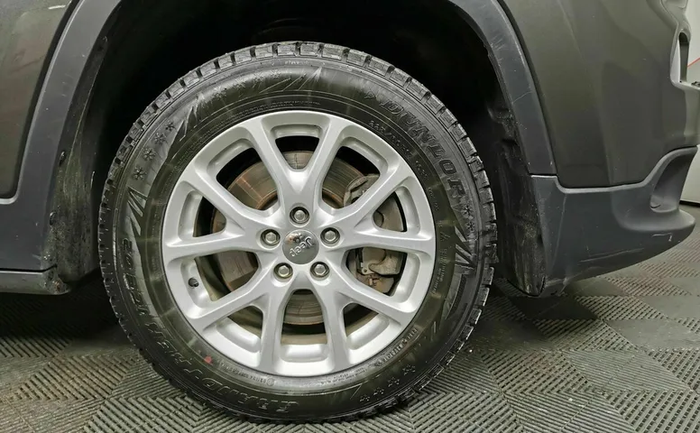 Jeep Cherokee 2.4 Tigershark Multiair AT AWD (177 л.с.) Серый
