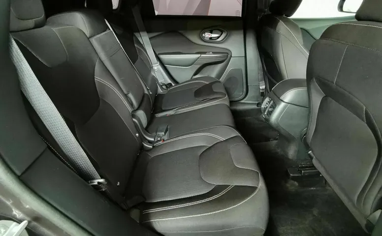 Jeep Cherokee 2.4 Tigershark Multiair AT AWD (177 л.с.) Серый